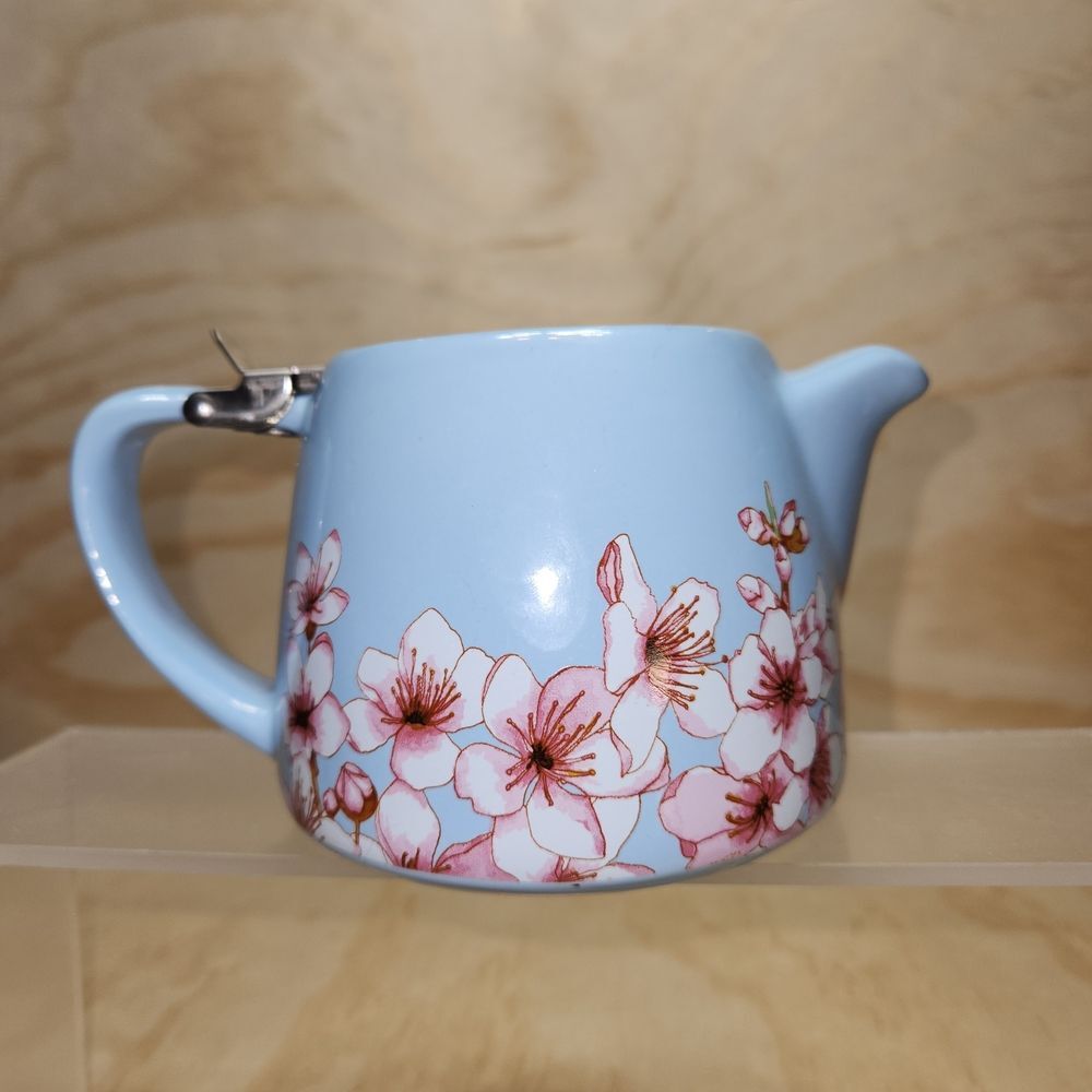 Alfred Cherry Blossom Blue Ceramic Teapot Stainless Steel Flip Lid 16 oz Pitcher